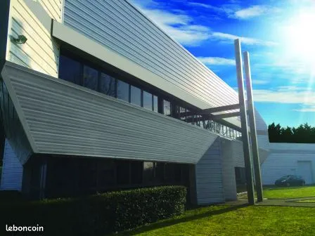 Bureaux 380 m² sur 2 niveaux - La Ville-aux-Dames, proche Tours - Dépôt et terrain en option