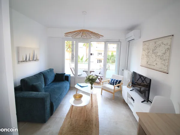 Appartement T2 46 m² avec balcon - Hyères hyper centre - 230 000