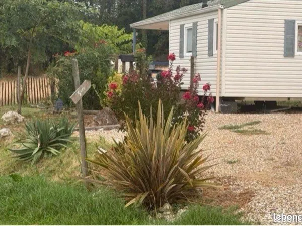 Location mobilhome charges comprises