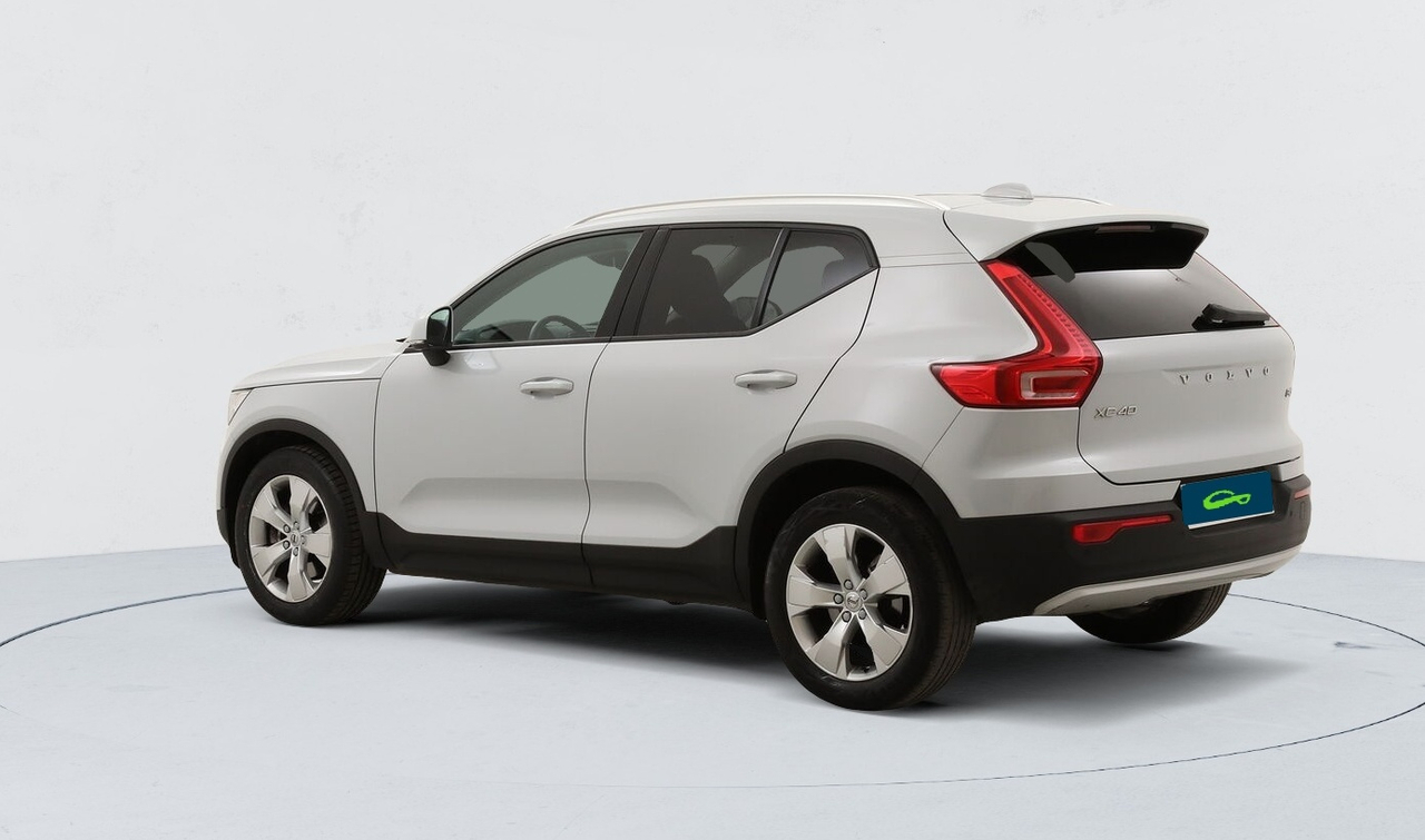 Volvo XC40 — photo 3