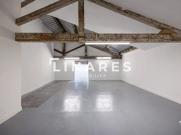 Local 2 pièces 309 m²