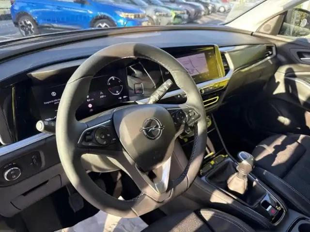 Opel Grandland 1.2 turbo 130ch gs — photo 10