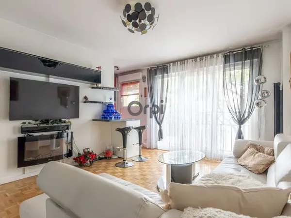 Studio 1 pièce 27 m²