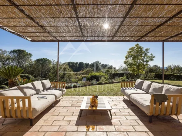 Proche Mougins - Domaine sécurisé - 5 chambres