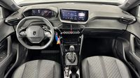 Peugeot 2008 1.2 PureTech 100ch S&S Allure — photo 11