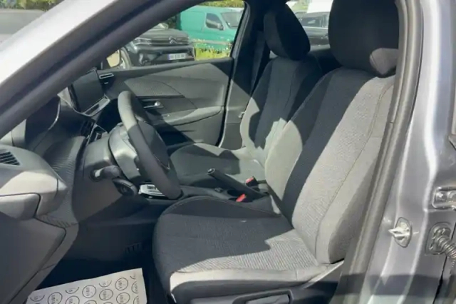 Peugeot 2008 hybrid 110 e-dcs6 — photo 28