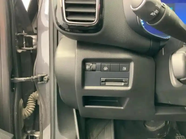 Citroën C5 Aircross hybride rechargeable 225 e-eat8 c-series — photo 17