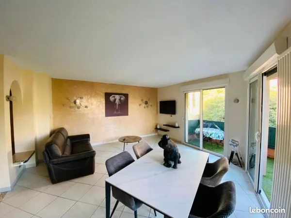 Bel appartement T3 meublé de 75 m² avec terrasse et parking - Gap, Résidence Le Concorde