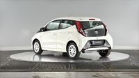 Toyota Aygo 1.0 VVT-i 72ch x-play 5P MY19 — photo 8