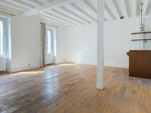 NANTES - ILE DE VERSAILLES / Appartement 4 pièces 3 chambres, caveau extérieur pour vélos