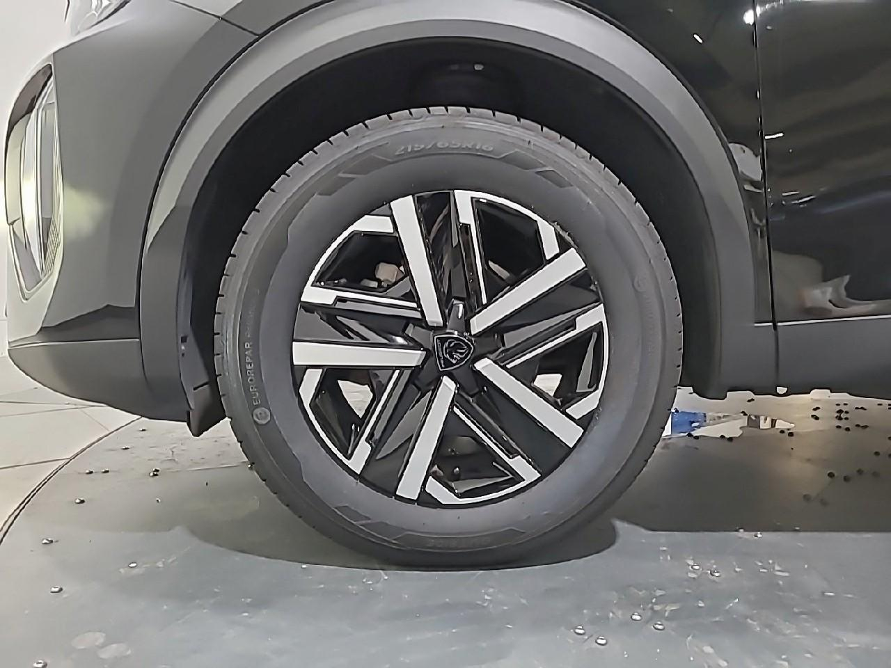Peugeot 2008 puretech 100 s&s bvm6 active — photo 16