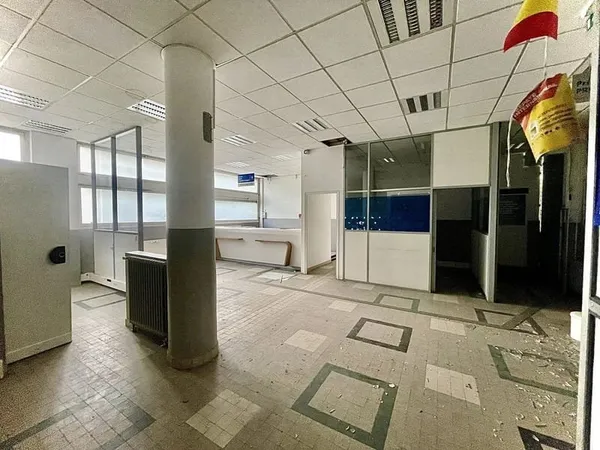 Local 2 pièces 175 m²