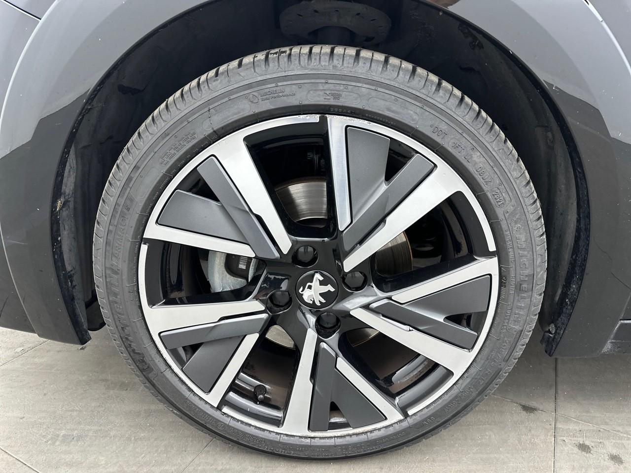 Peugeot 208 puretech 100 s&s eat8 gt — photo 14