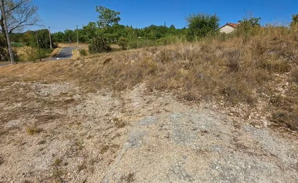 Terrain 2325 m²