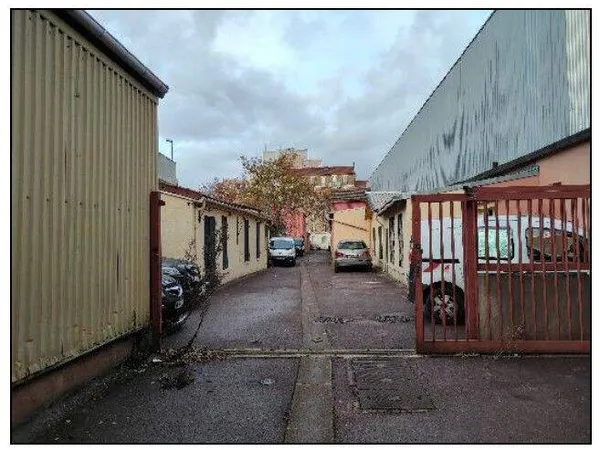 Local commercial 560 m²