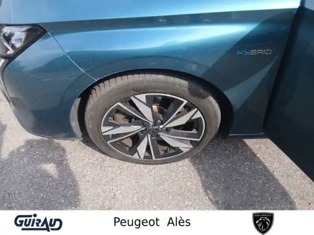 Peugeot 308 sw phev 180 e-eat8 — photo 12
