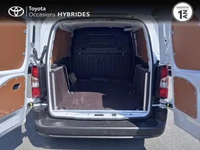 Toyota Proace city medium 100 d-4d start my25 — photo 10