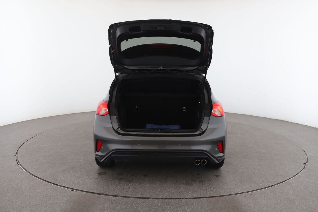 Ford Focus 1.5 EcoBlue ST Line — photo 15