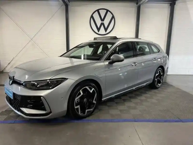 Volkswagen Passat 1.5 ehybrid 272 dsg6 — photo 1