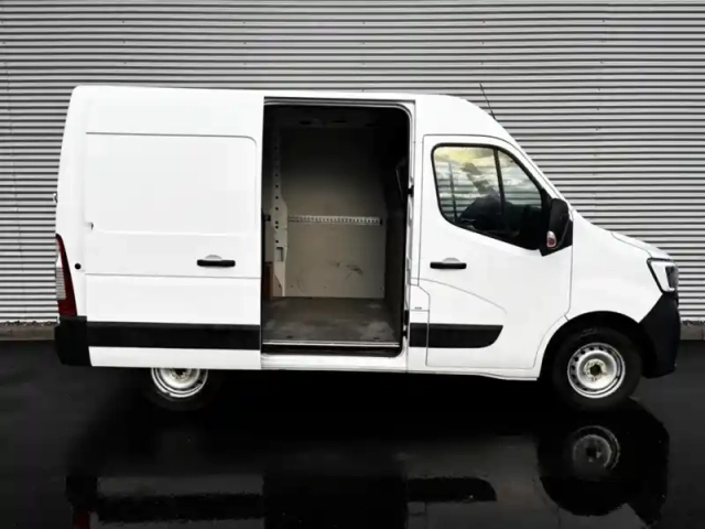 Renault Master 2.3l 135ch f3500 l1h2 confort — photo 9