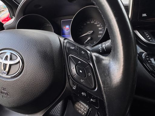 Toyota C-HR 1.8 VVT-i 122 Hybrid 2WD CVT 99 - Distinctive – 2018 – 100514 km – Hybride essence – Boîte Automatique — photo 7