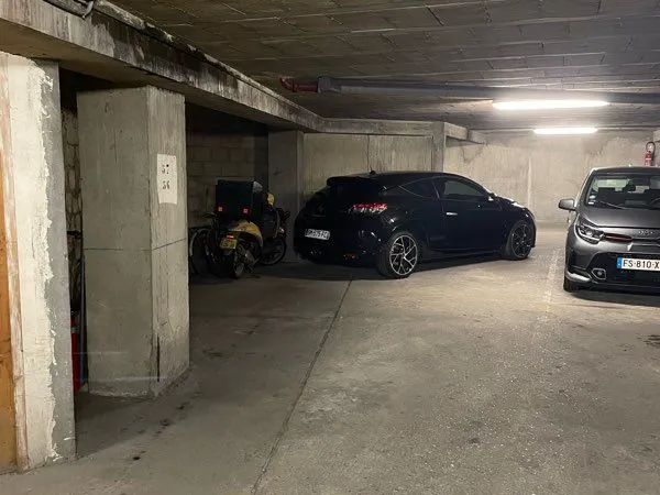 Place de Parking Clignancourt