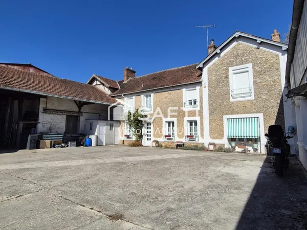 PROPRIÉTÉ DE CARACTÈRE AVEC FORT POTENTIEL - 4 200 m² DE TERRAIN