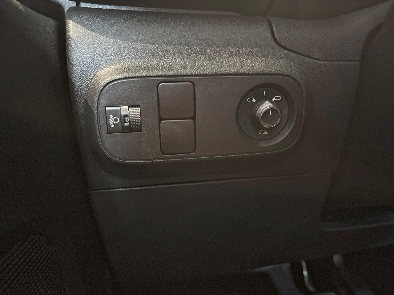 Citroën C3 1.2 puretech 110ch s&s shine eat6 — photo 16