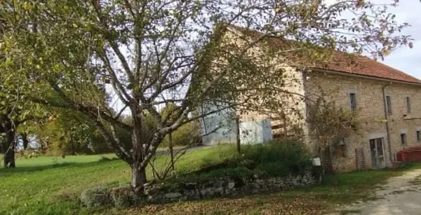 Maison 2 pièces 360 m²