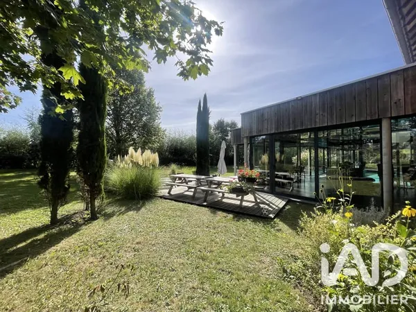 Maison 7 pièces 314 m²