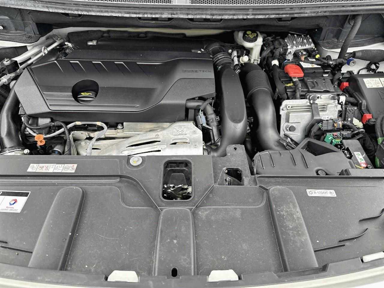 Peugeot 3008 hybrid 225 e-eat8 gt — photo 13