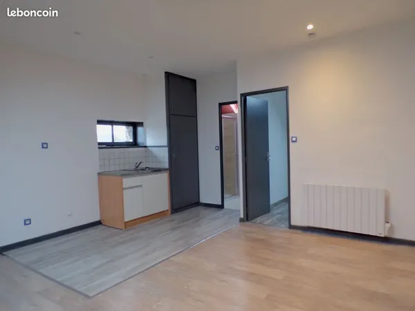 Appartement entièrement rénové proche de la base de loisirs