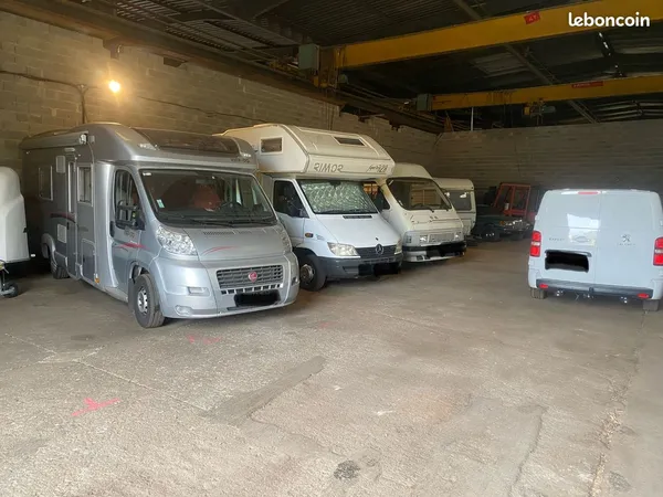 Place de stockage, hivernage et gardiennage dans Hangar fermé
