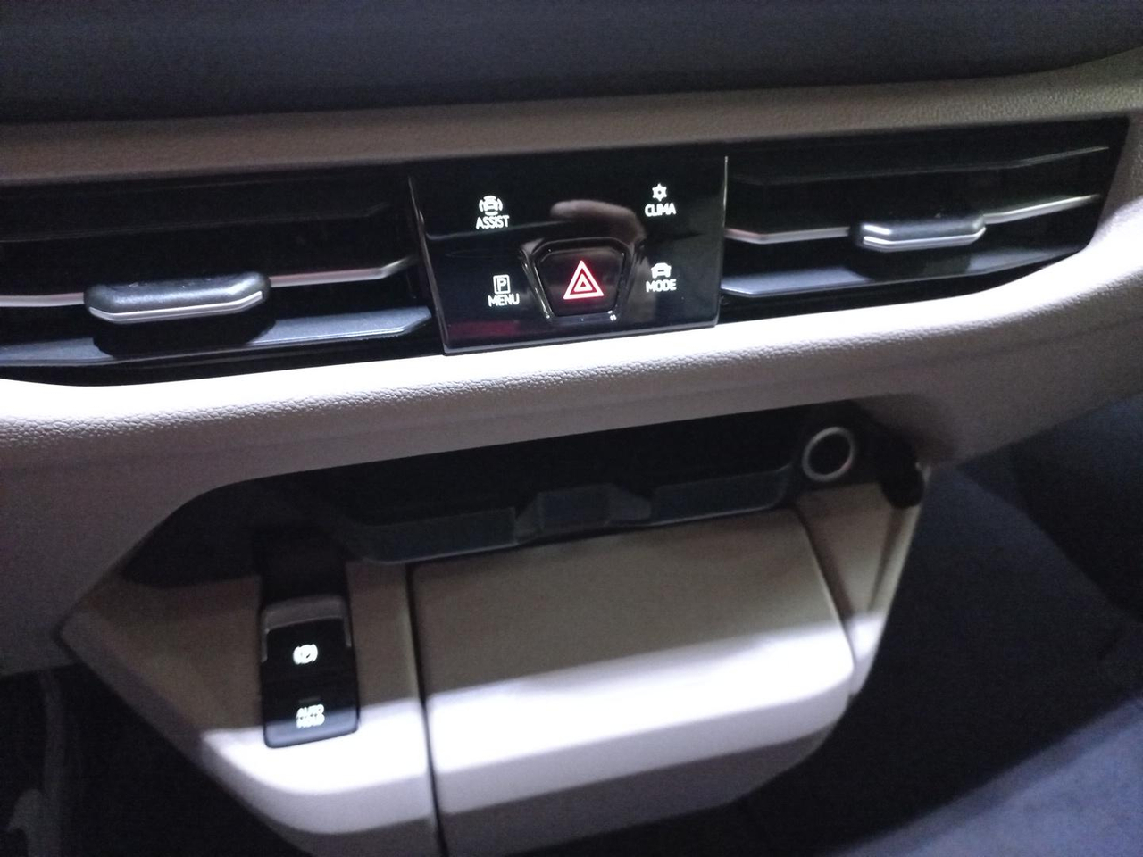 Volkswagen Utilitaires Multivan Court 1.5 eHybrid 245 4Motion DSG6 — photo 12