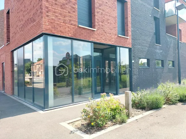 Local commercial 192 m²  Rue principale Forest-sur-Marque  6 parkings  Rentabilité 7,8 %