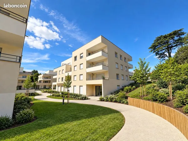 T3 de 67m2 / Balcon 9m2 / Garage