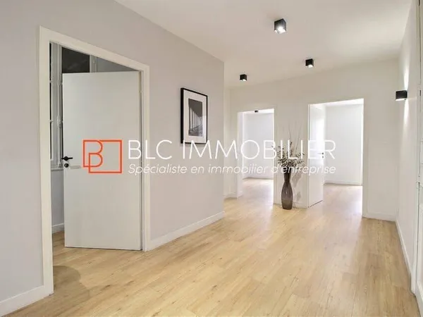 Bureau 1 pièce 95 m²