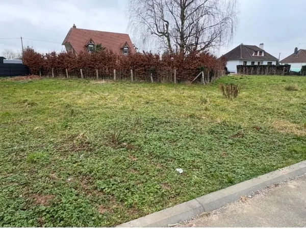 Terrain 652 m²