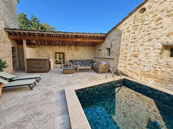 Maison 10 pièces 238 m²