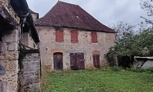Petite propriété en pierre