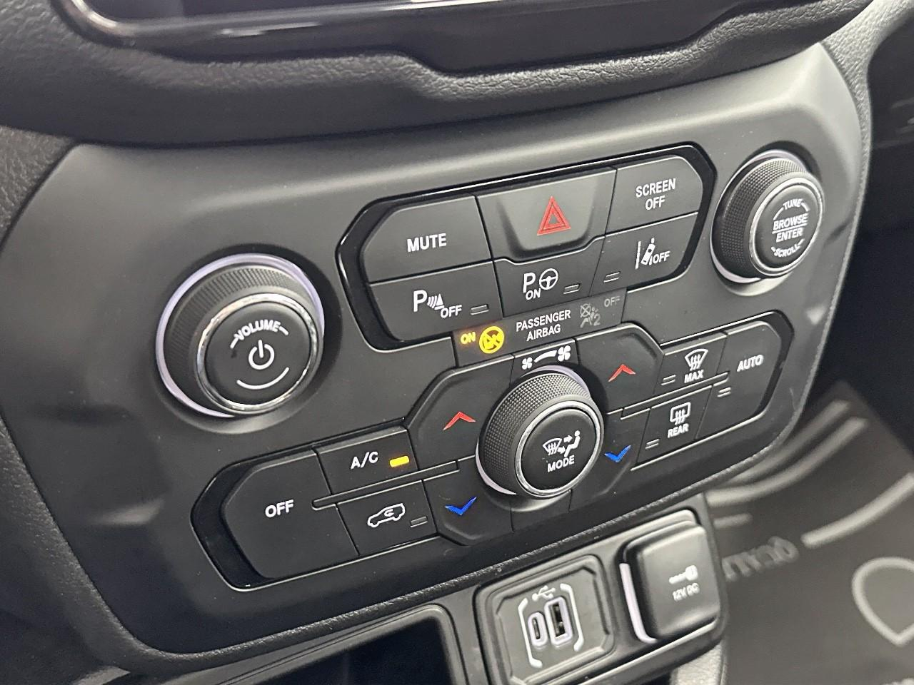 Jeep Renegade 1.5 turbo t4 130 ch bvr7 e-hybrid altitude — photo 28