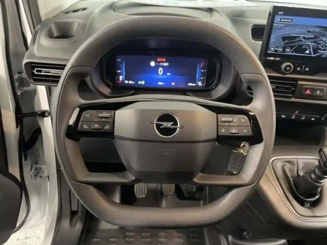 Opel Combo cargo m 650kg bluehdi 100ch s&amp;s pack premium connect — photo 9