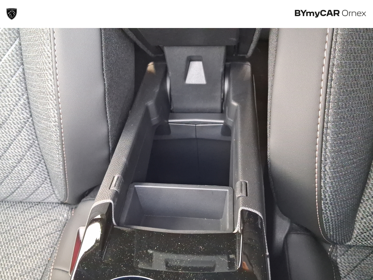 Peugeot 2008 Hybrid 145 e-DCS6 — photo 30