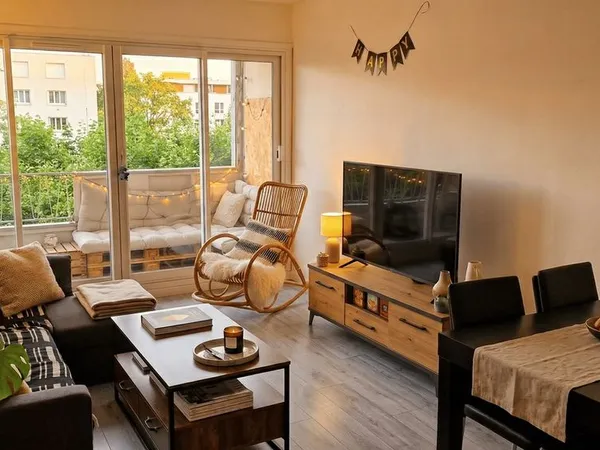 Colocation grand appartement traversant rénové avec jardin et parking - 100m² - Lyon 8 Grange Blanch