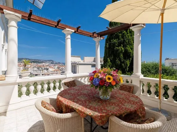 Maison 7 pièces 235 m²