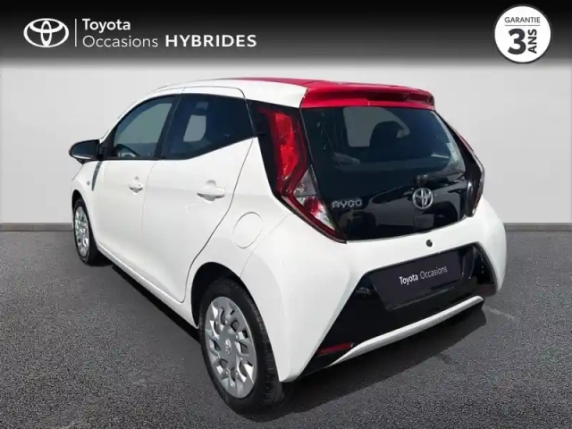 Toyota Aygo 1.0 vvt-i 72ch x-play x-app 5p mc18 — photo 2