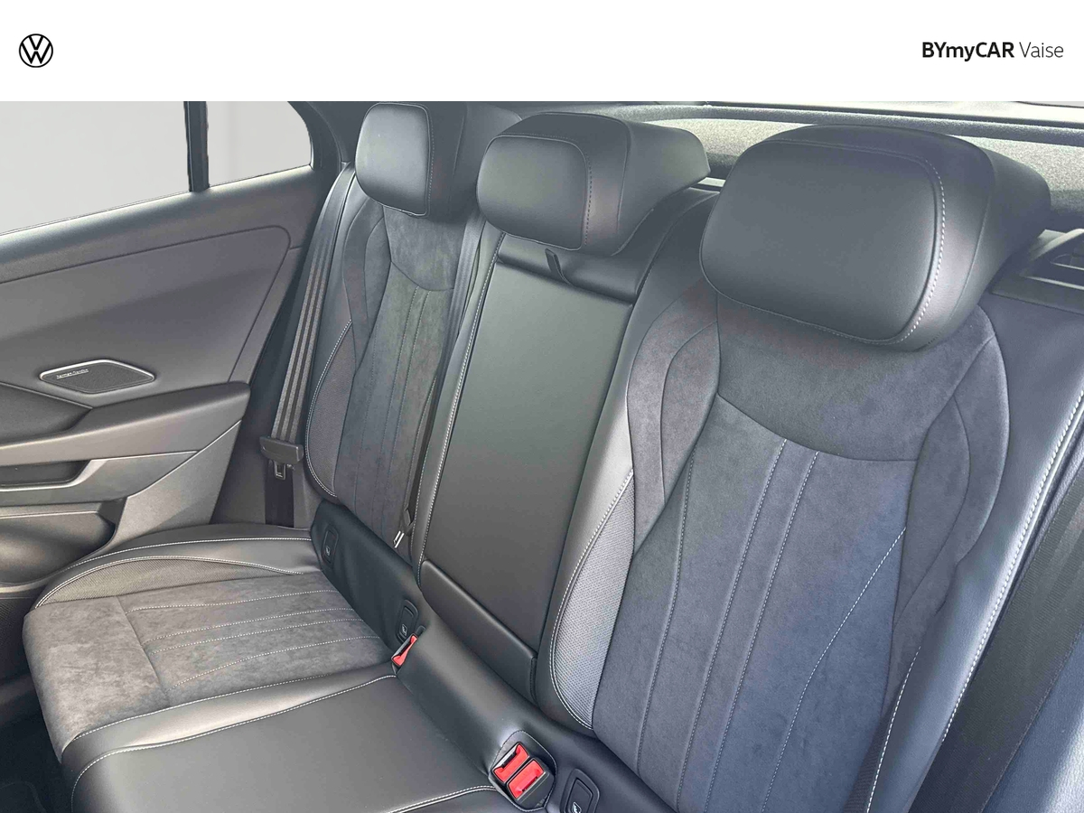 Volkswagen T-Roc 1.5 eTSI EVO2 Hybrid 116 ch DSG7 — photo 13