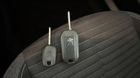 Peugeot 2008 1.2 PureTech 100ch S&S Style — photo 16