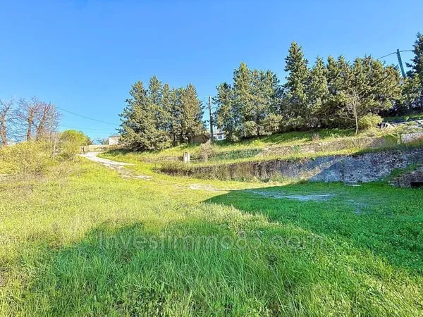 Proche du centre de FUVEAU, terrain constructible de 1 600 m²