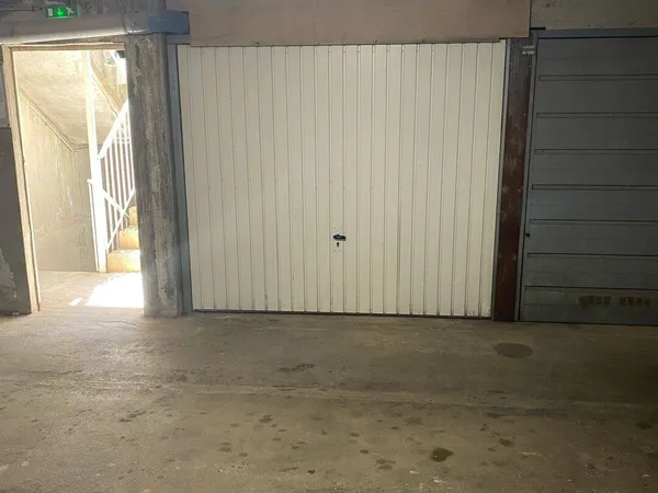 Parking 12 m²